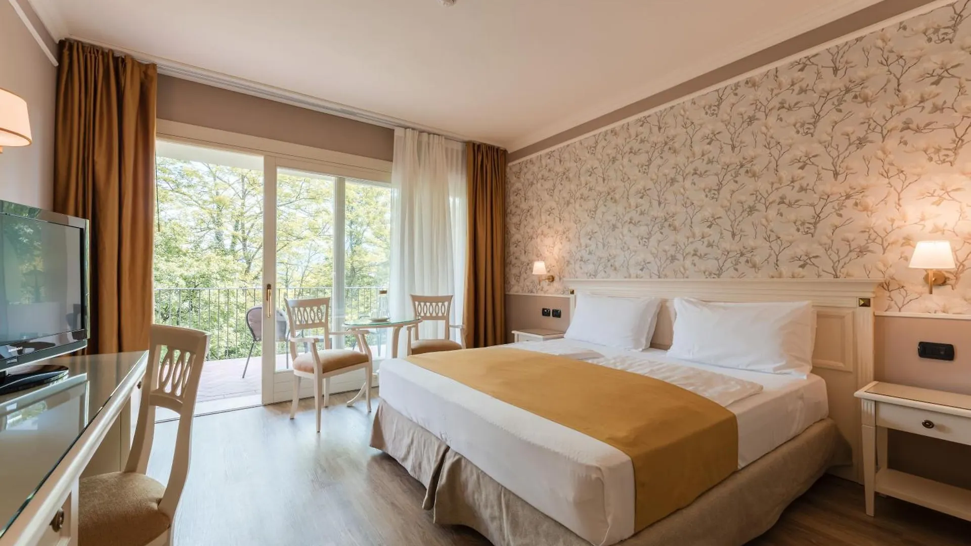 Hotel Boffenigo - The Golden Hour Costermano Italy