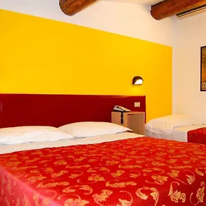 Hotel Mantegna Stazione Mantova